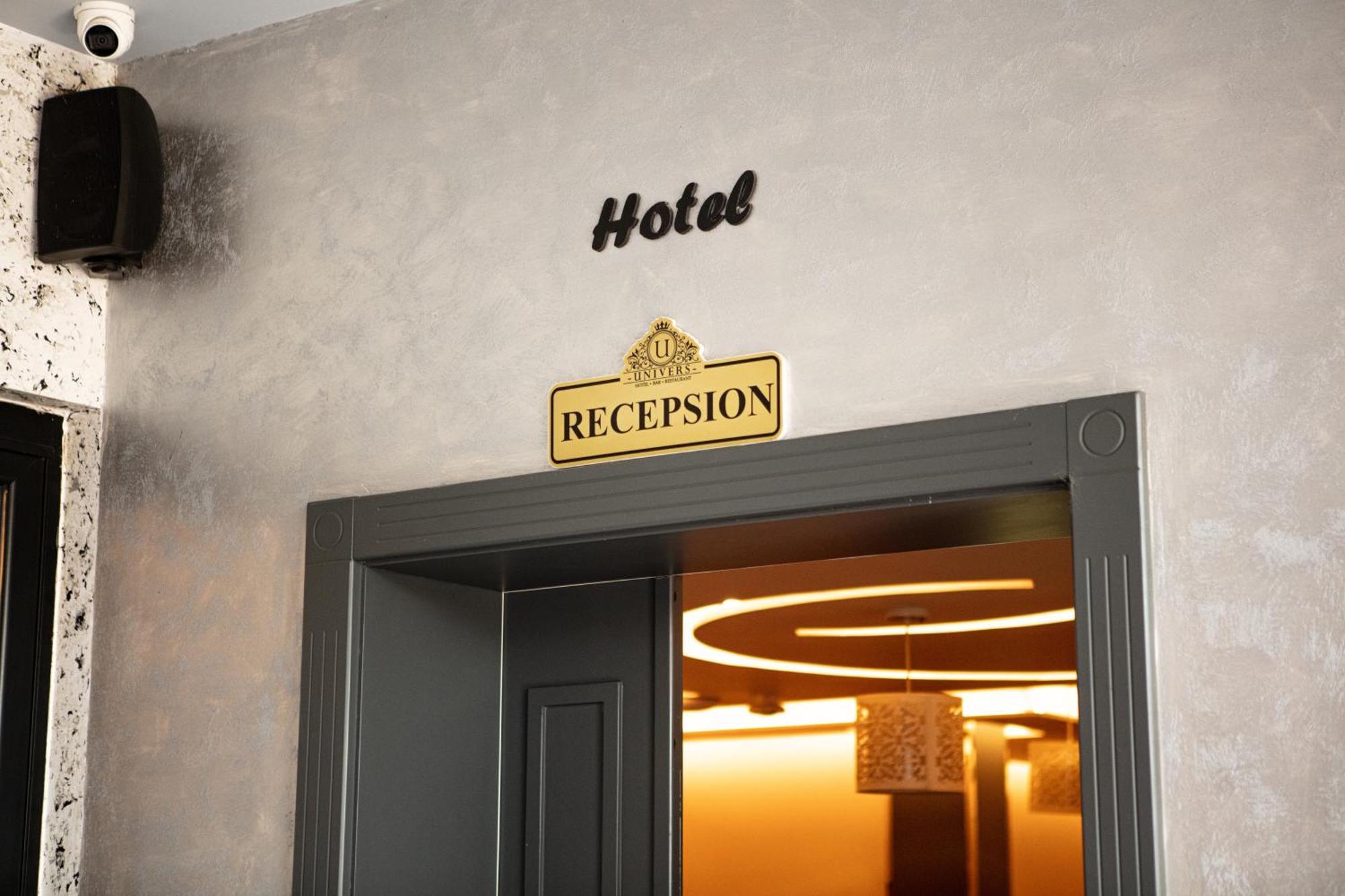 Hotel Univers Kolgecaj
