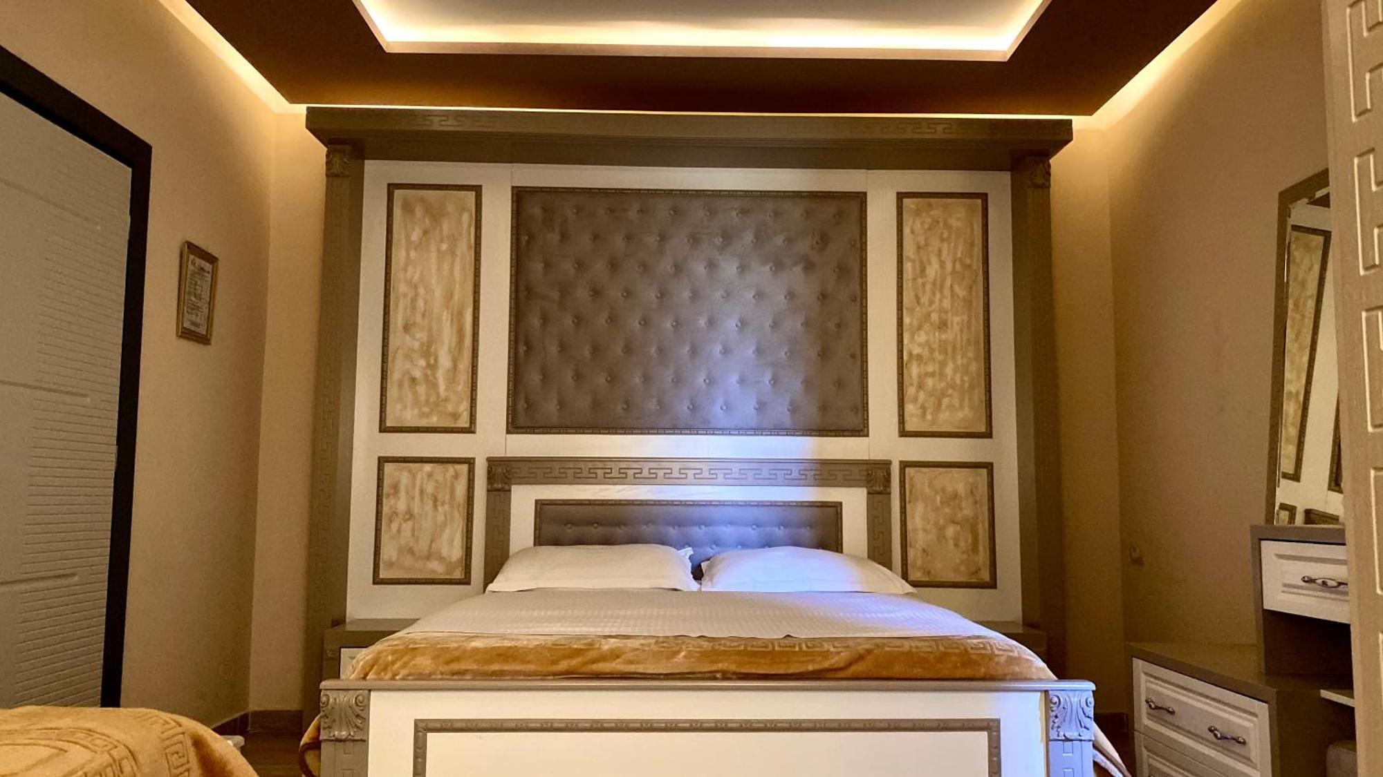 Hotel Univers Kolgecaj