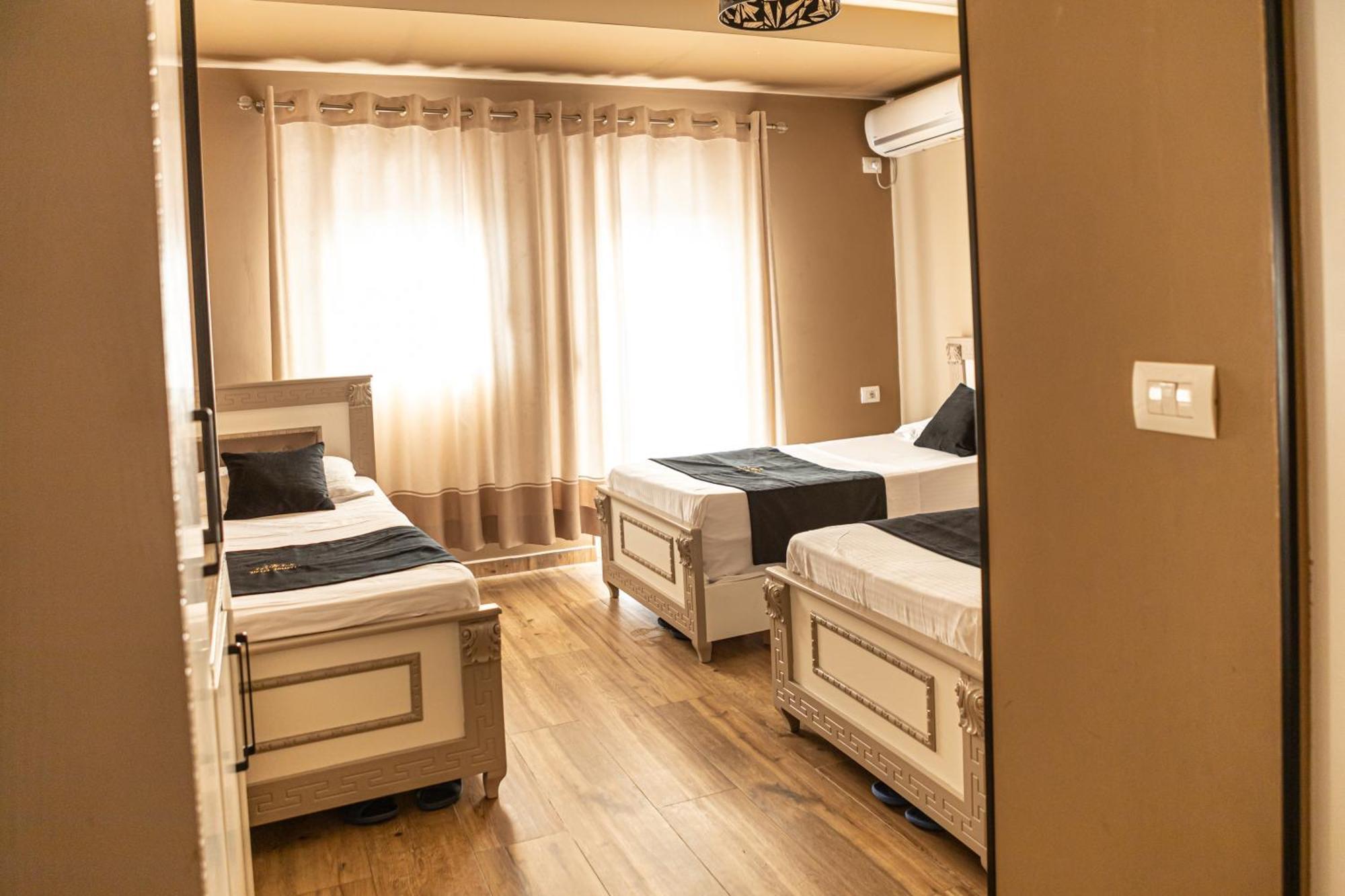 Hotel Univers Kolgecaj