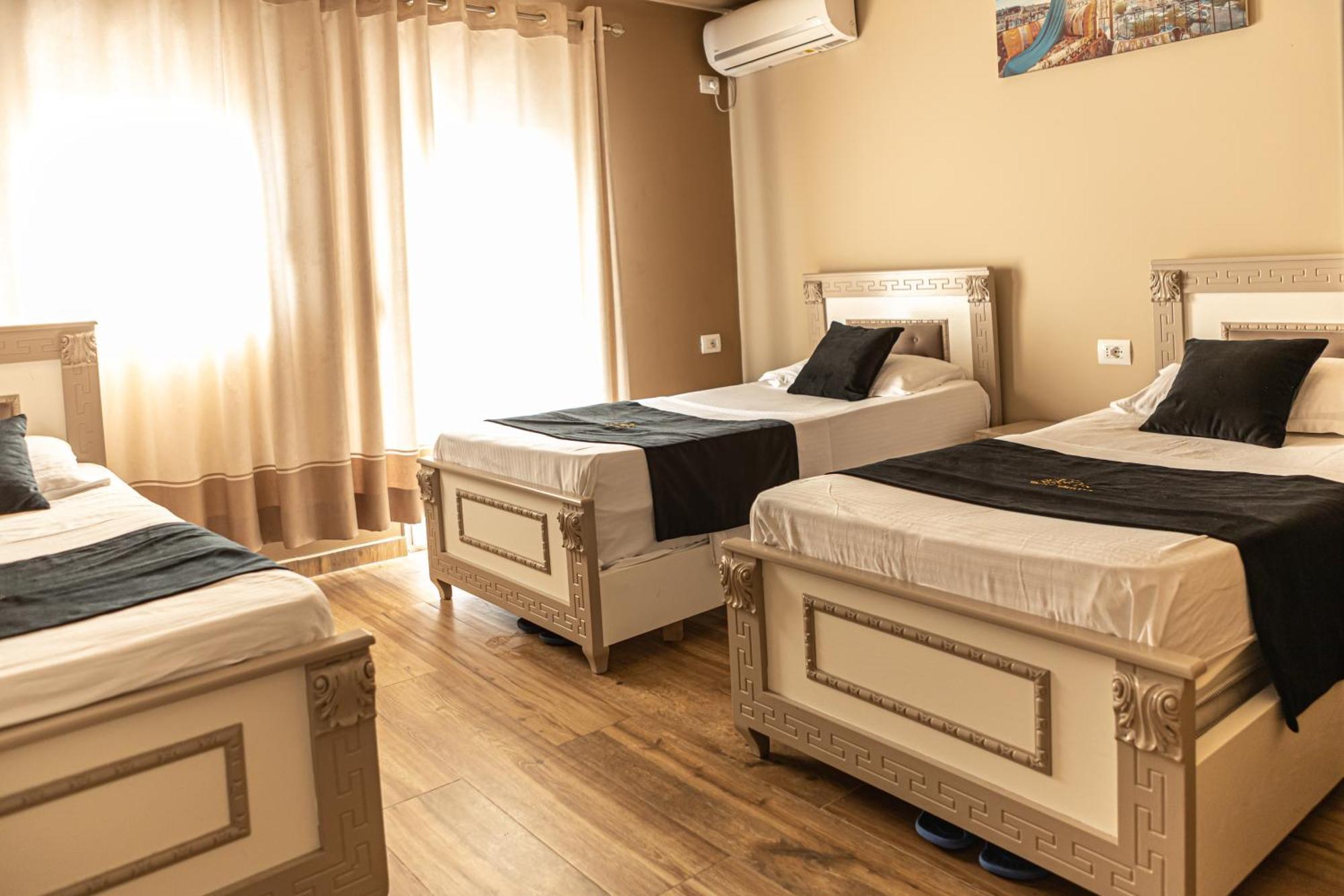 Hotel Univers Kolgecaj